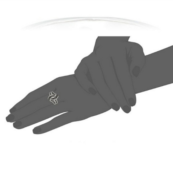 SOLD Black Onyx Knot Ring - Picture 4 of 6